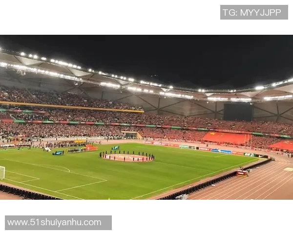 国足迎战韩国激情奏国歌展现中华力量与团结精神 国足迎战韩国激情奏国歌展现中华力量与团结精神